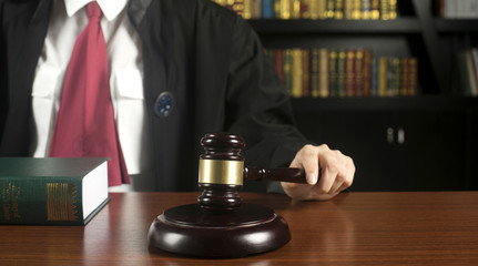 刑事案件律师费收费标准解析